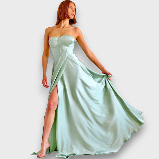 Victoria – Off-the-Shoulder Evening Dress with Back Lacing