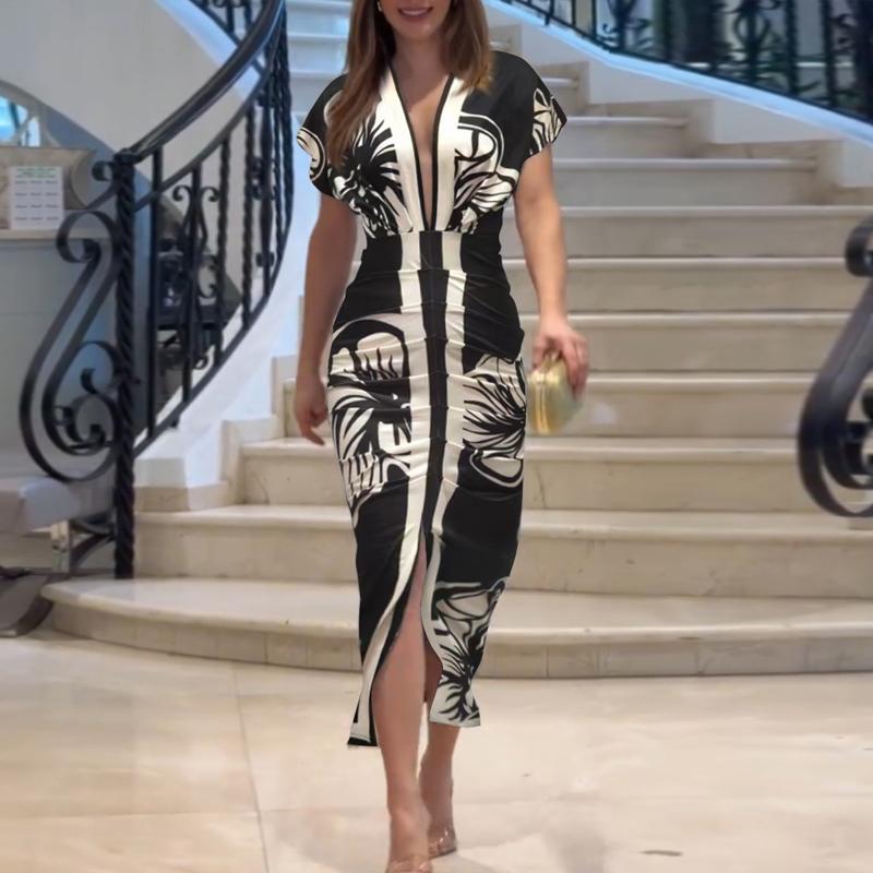 Vivienne - GraceForm Midi Dress