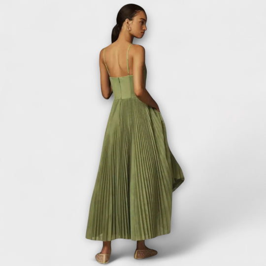 Elivera – Pleated Midi Dress with a Feminine Touch