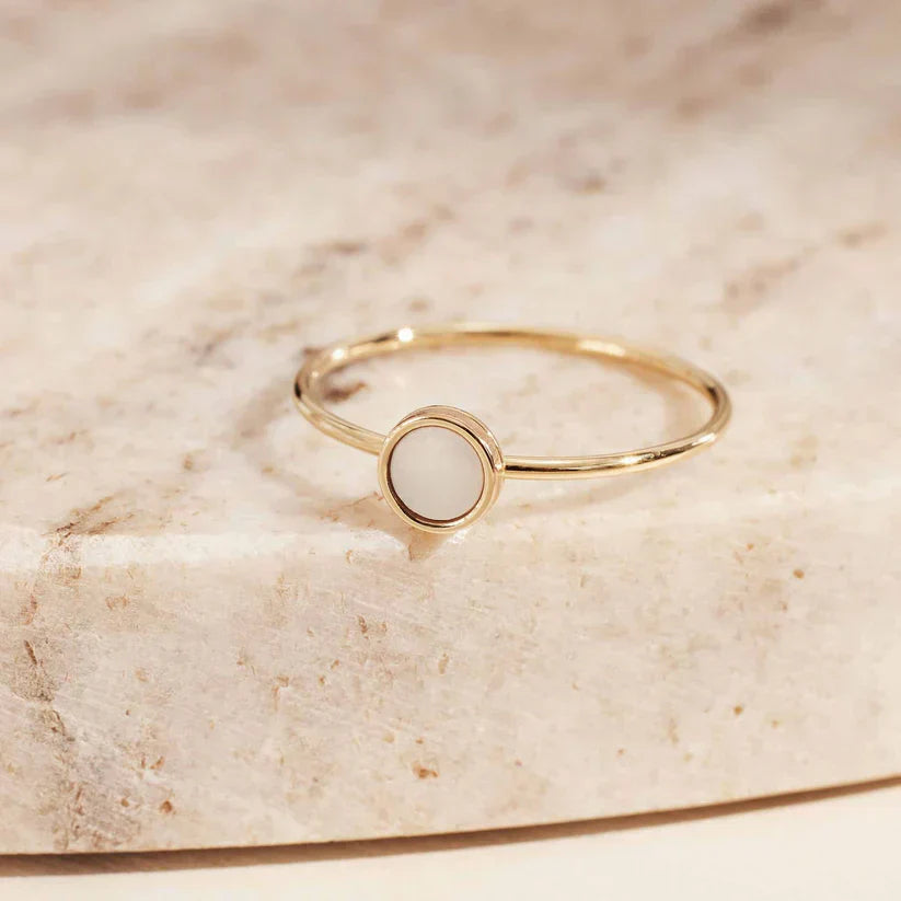 Fannie – Gold Ring with Mother-of-Pearl Accent