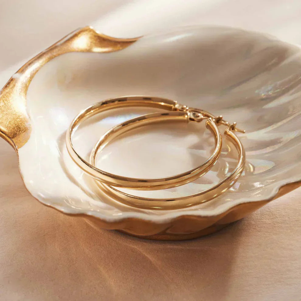 Glenda – Classic Polished Gold Hoops