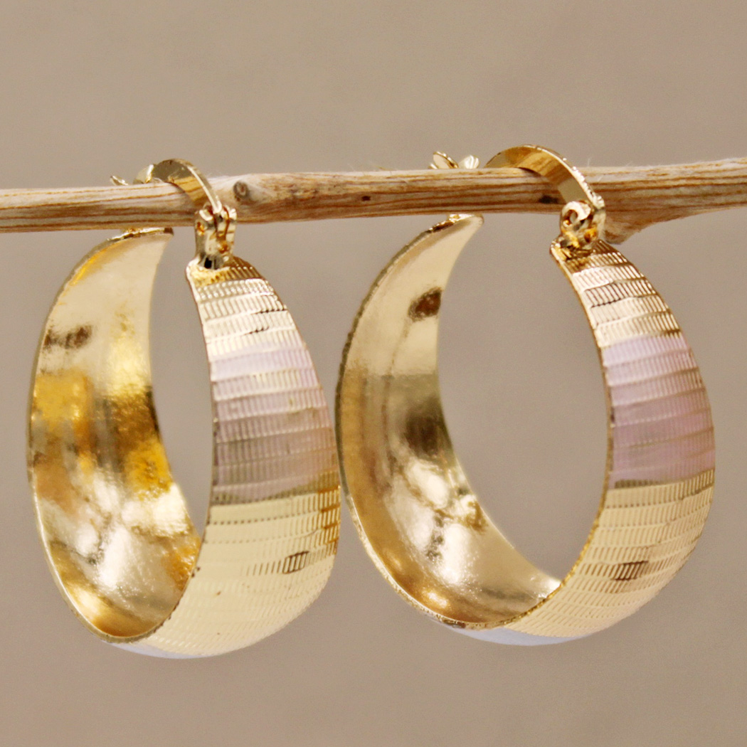 Chryselle – Textured Gold Hoop Earrings