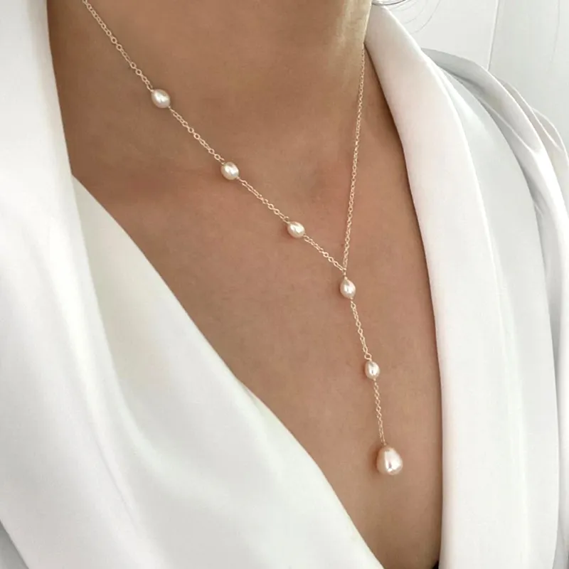 Vintage Hanging Pearls Necklace