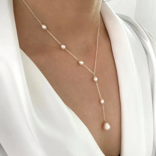 Vintage Hanging Pearls Necklace