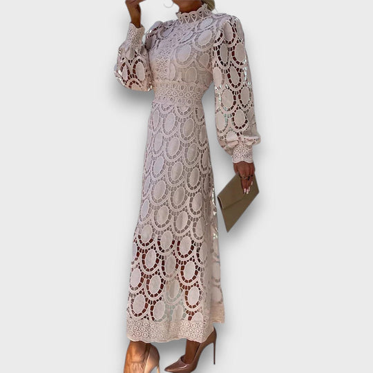 Charlotte – Romantic Midi Dress with Defined Waist