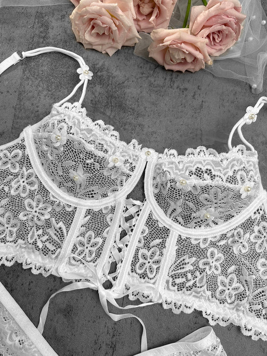 Meliora – White Lace Blossom Lingerie Set for Women